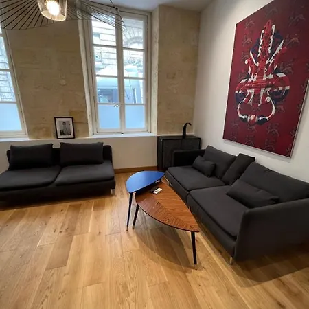 La Triangle D'or Parties Communes Sous Video Surveillance Pas De Cuisine