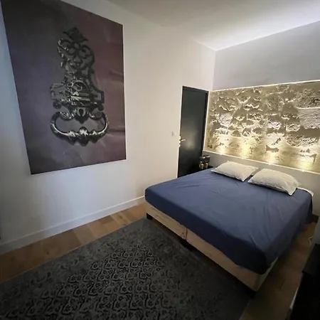 La Triangle D'or Parties Communes Sous Video Surveillance Pas De Cuisine Bordeaux